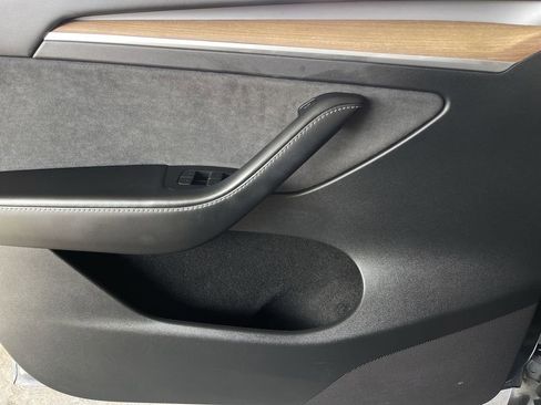 Used 2023 Tesla Model Y Long Range image 21