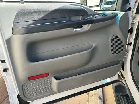 Used 2002 Ford F250 2WD SuperCab Super Duty image 11