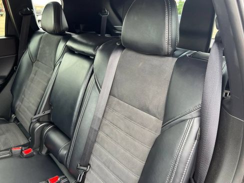 Used 2025 Mitsubishi Outlander SE AWD/4WD image 24