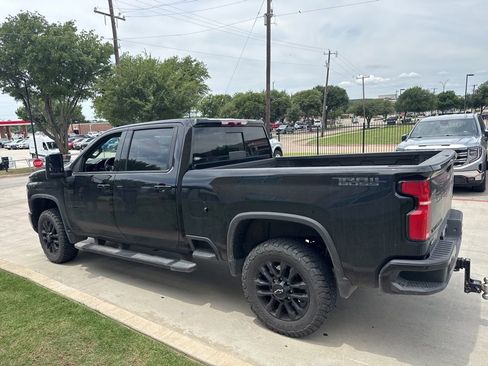 Used 2025 Chevrolet Silverado 2500 LTZ w/ Trail Boss Package AWD/4WD image 8