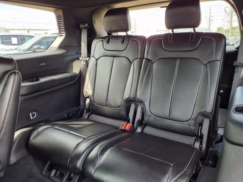 Used 2025 Jeep Grand Cherokee L Limited w/ Black Appearance Package RWD image 22