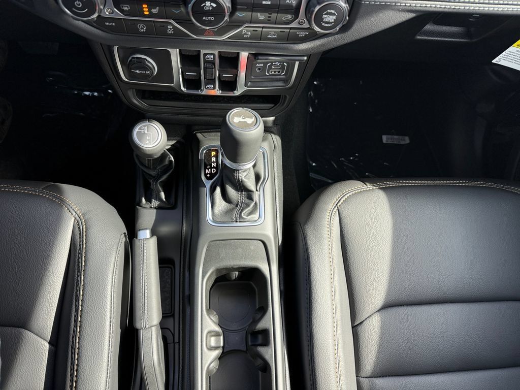 New 2025 Jeep Wrangler Unlimited Sahara AWD/4WD image 25