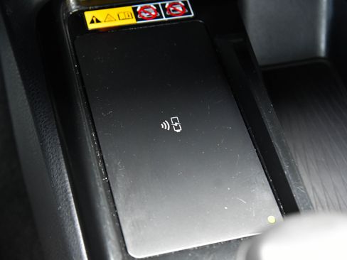 Used 2025 Toyota Camry SE image 29