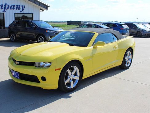 Used 2015 Chevrolet Camaro LT RWD image 1