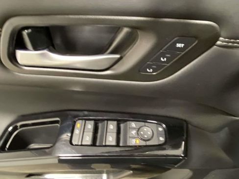 New 2026 Nissan Pathfinder Platinum image 13