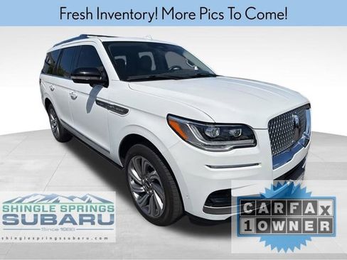 Used 2023 Lincoln Navigator Reserve image 1