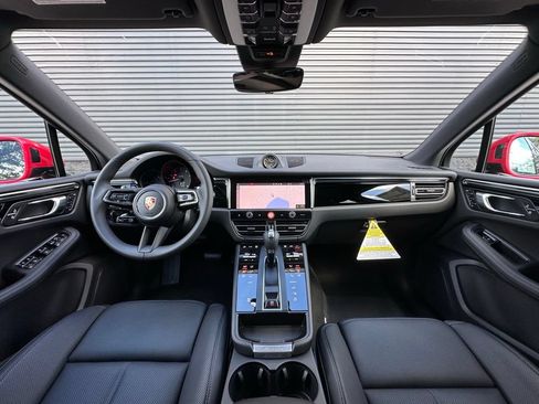 Certified 2026 Porsche Macan AWD/4WD image 6