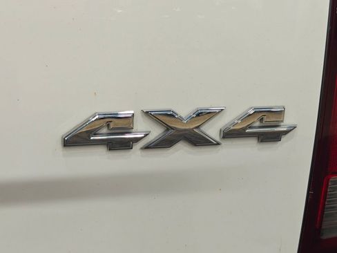 Used 2019 RAM 1500 ST w/ SXT Plus Group AWD/4WD image 43