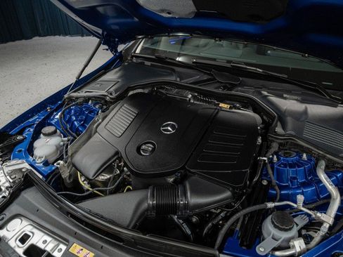 Certified 2025 Mercedes-Benz CLE 300 4MATIC Coupe image 4