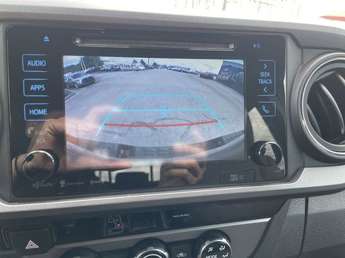 Used 2018 Toyota Tacoma TRD Off-Road w/ Technology Package AWD/4WD image 20