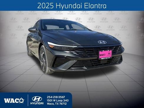 Used 2025 Hyundai Elantra SEL image 1