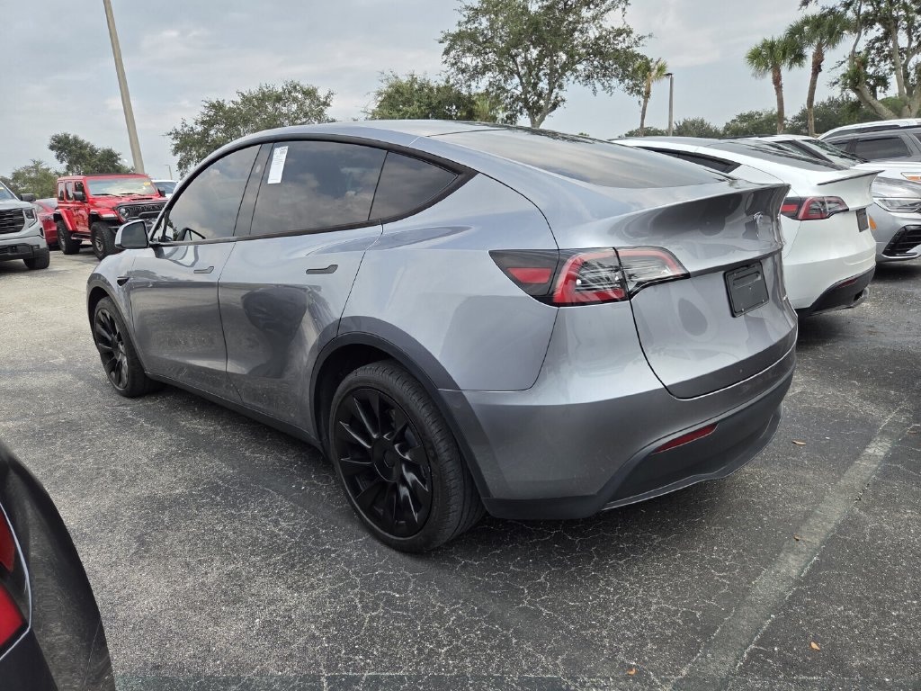 Used 2025 Tesla Model Y Long Range AWD/4WD image 4