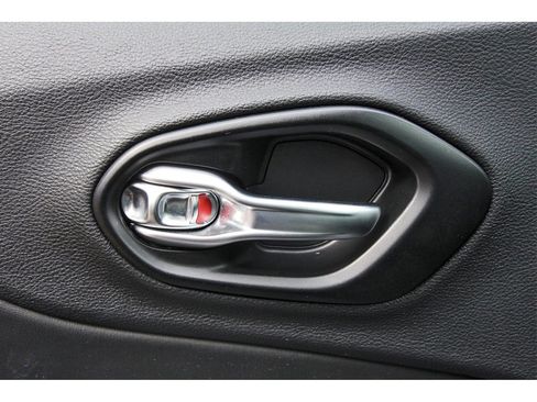 Used 2020 Jeep Cherokee Latitude image 20