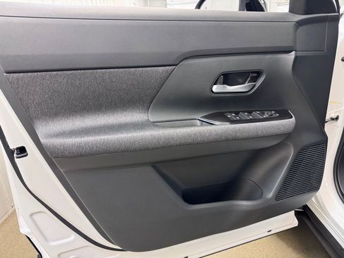 Certified 2026 Nissan Kicks SV w/ SV Premium Package AWD/4WD image 8
