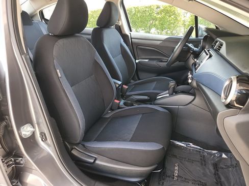 Used 2025 Nissan Versa SV FWD image 16