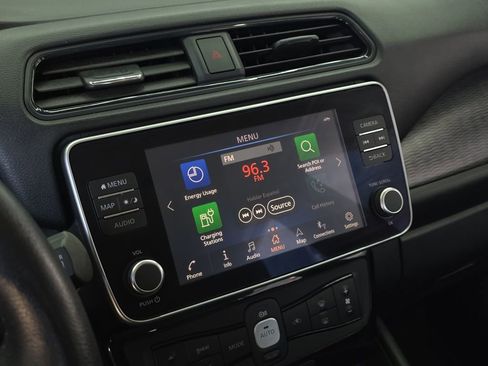 Used 2020 Nissan Leaf SV w/ SV Technology Package FWD image 25