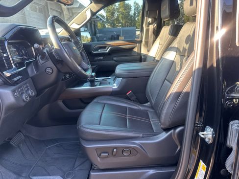 Used 2024 Chevrolet Silverado 1500 High Country AWD/4WD image 9
