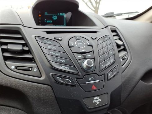 Used 2015 Ford Fiesta SE image 19