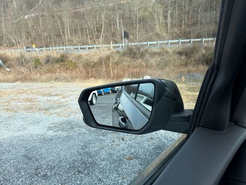 Used 2018 GMC Terrain SLE w/ Driver Convenience Package image 10