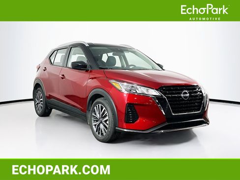 Used 2024 Nissan Kicks SV image 1