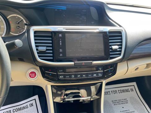 Used 2017 Honda Accord EX-L image 19