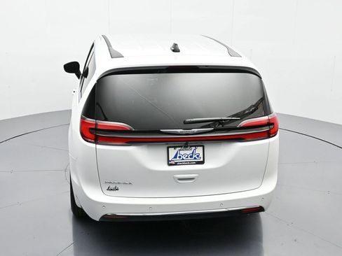 New 2026 Chrysler Pacifica Select image 32