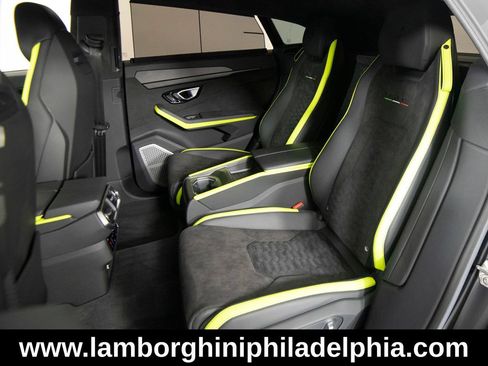 Used 2022 Lamborghini Urus AWD/4WD image 40