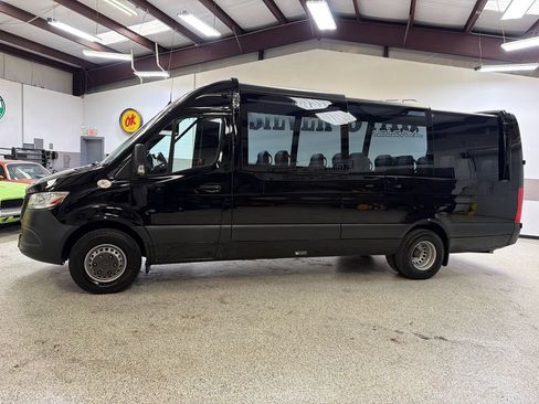 Used 2019 Mercedes-Benz Sprinter 170 Cargo image 2