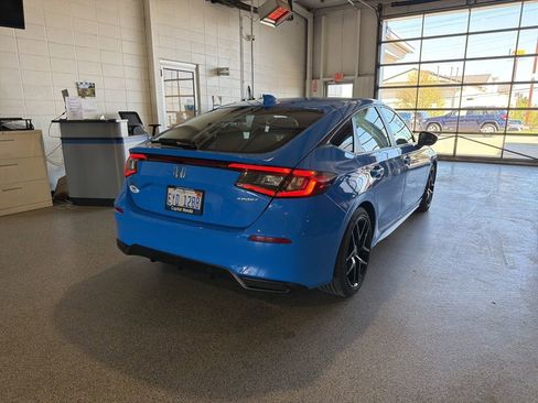 Used 2025 Honda Civic Sport image 3