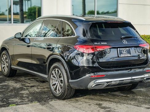 Used 2024 Mercedes-Benz GLC 300 image 4