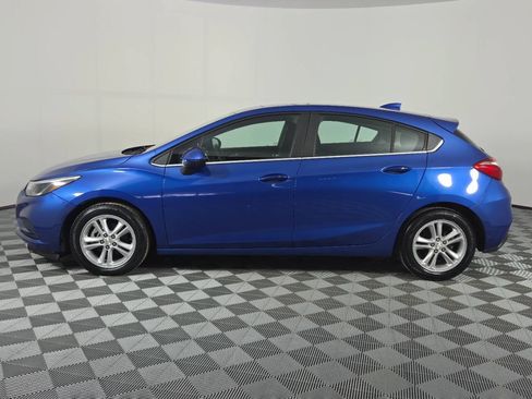 Used 2017 Chevrolet Cruze LT w/ Sun And Sound Package FWD image 4
