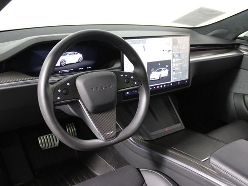 Used 2021 Tesla Model S Plaid image 7