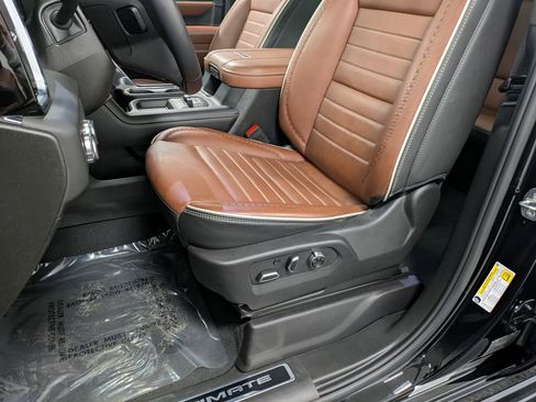 Used 2024 GMC Sierra 2500 Denali Ultimate image 11