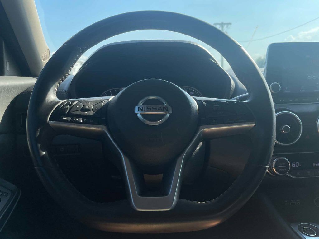 Used 2024 Nissan Sentra SV FWD image 14
