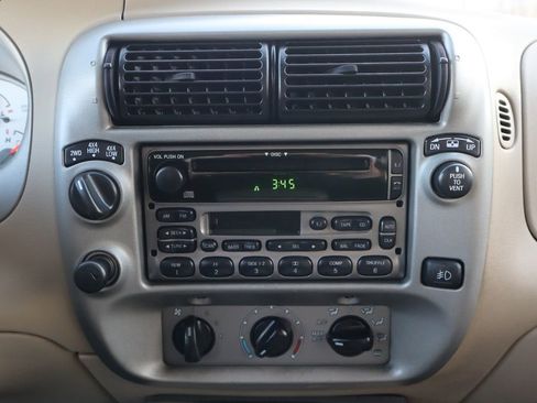 Used 2003 Ford Explorer Sport Trac XLS image 34