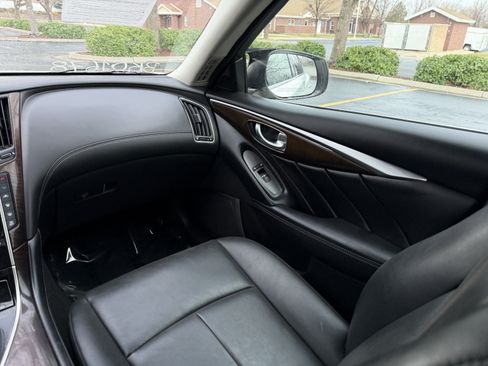 Used 2018 INFINITI Q50 Luxe RWD image 19
