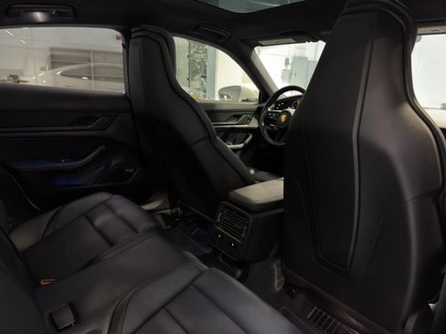 Used 2022 Porsche Taycan 4S AWD/4WD image 24