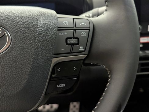Used 2026 Toyota Camry SE w/ Convenience Package FWD image 10