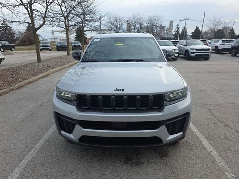 New 2026 Jeep Grand Cherokee Altitude AWD/4WD image 2