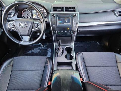 Used 2016 Toyota Camry SE image 12