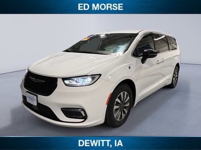 Used 2024 Chrysler Pacifica Limited