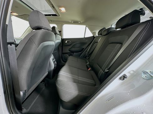 Used 2025 Hyundai Venue SEL image 27