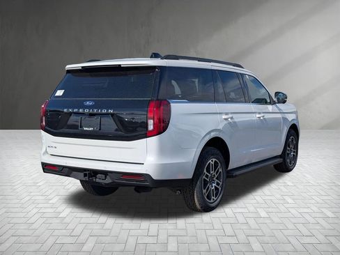New 2026 Ford Expedition Active AWD/4WD image 9