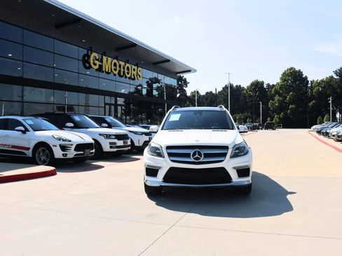 Used 2015 Mercedes-Benz GL 63 AMG 4MATIC image 45