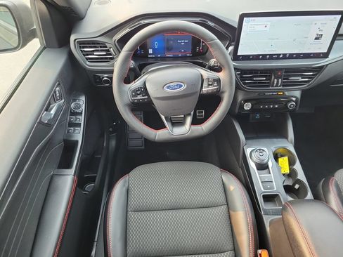 Used 2023 Ford Escape ST-Line w/ Tech Pack #1 AWD/4WD image 13