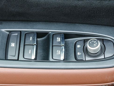 Certified 2025 Subaru Forester Touring AWD/4WD image 18