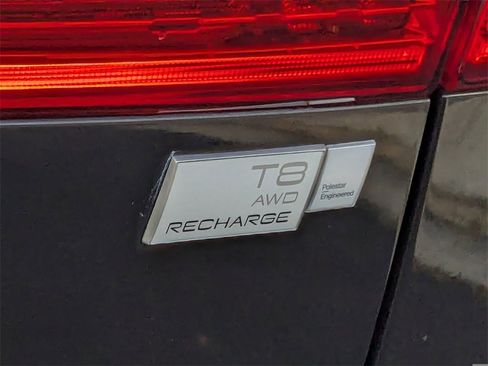 Used 2021 Volvo XC60 T8 R-Design w/ Advanced Package image 18