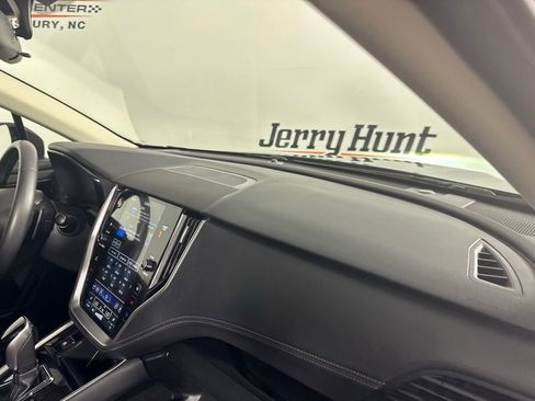 Used 2024 Subaru Outback Premium image 27