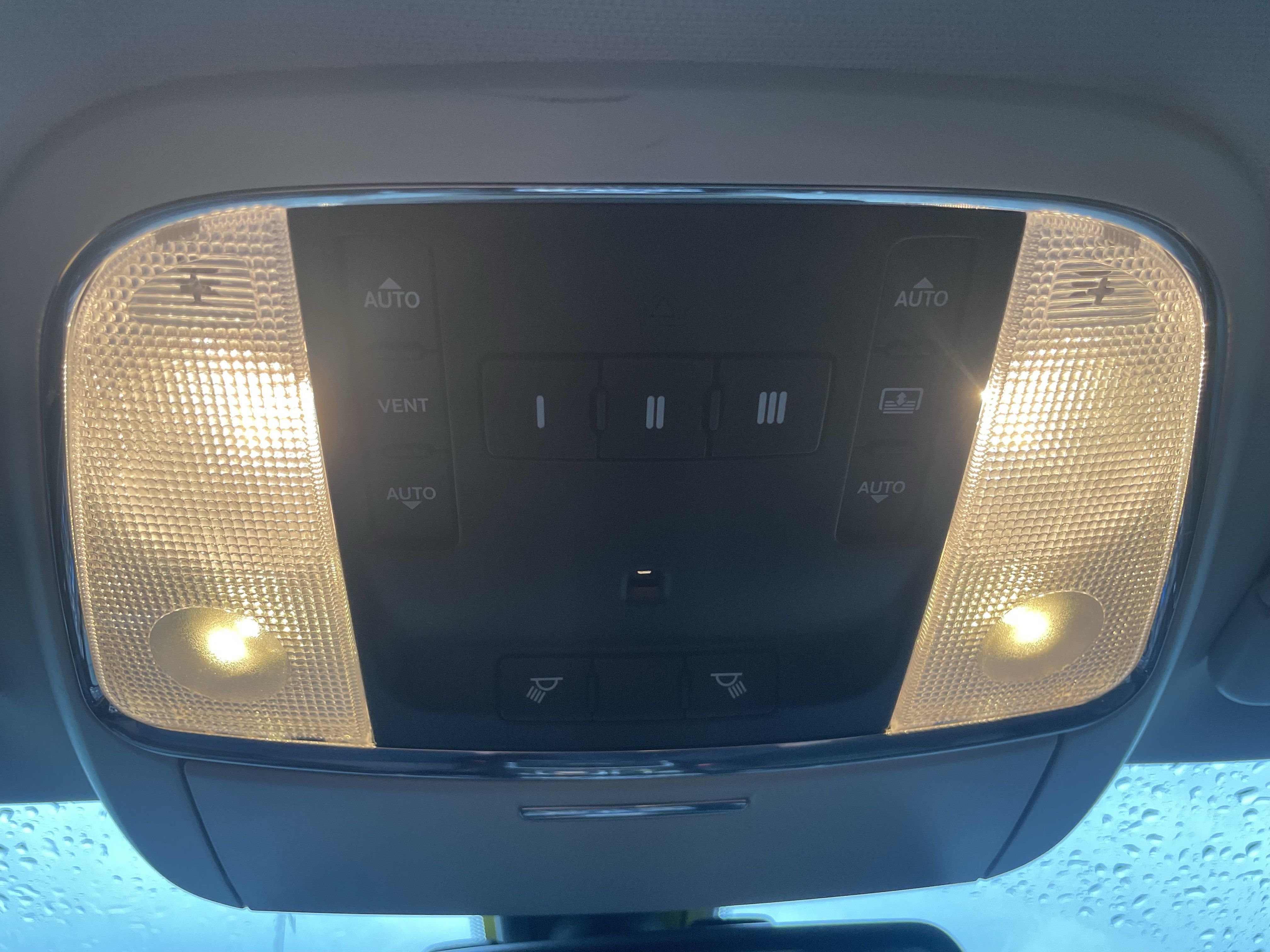 Used 2016 Chrysler 300 C AWD/4WD image 24