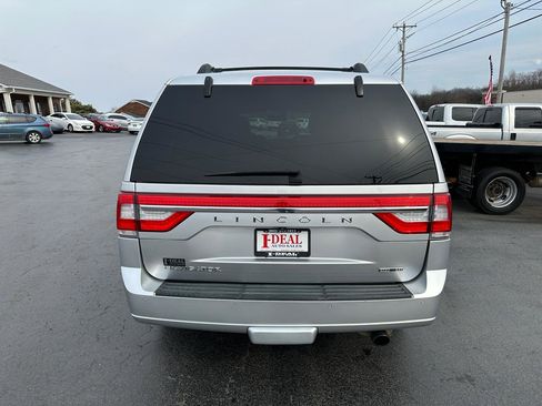 Used 2015 Lincoln Navigator 4WD image 3